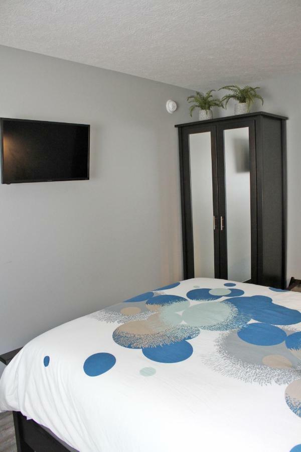 The Serenity Suite - Main Street Lodge In Berlin Exteriör bild